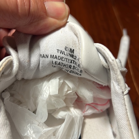 Tommy Hilfiger White Sneakers - Picture 12 of 13